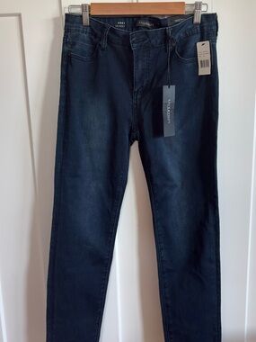 New with Tags, Liverpool Women’s Skinny Jeans in Dark Blue